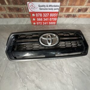 Toyota Hilux GD6 Grille