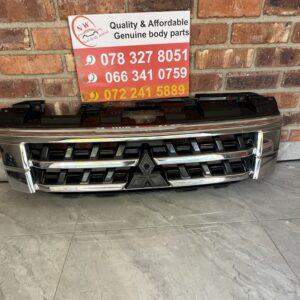 Mitsubishi Pajero Grille